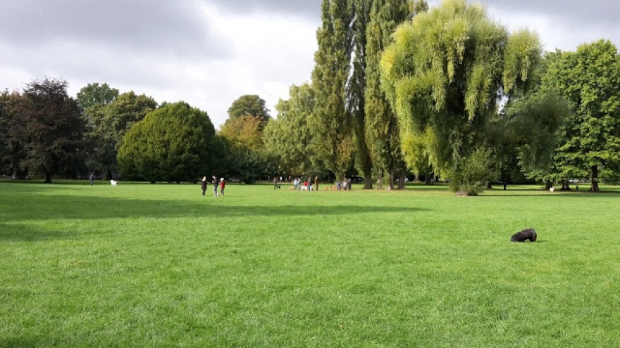 Der Alsterpark in Hamburg ist nur einen Katzensprung vom Hotel entfernt Alsterpark-Hamburg